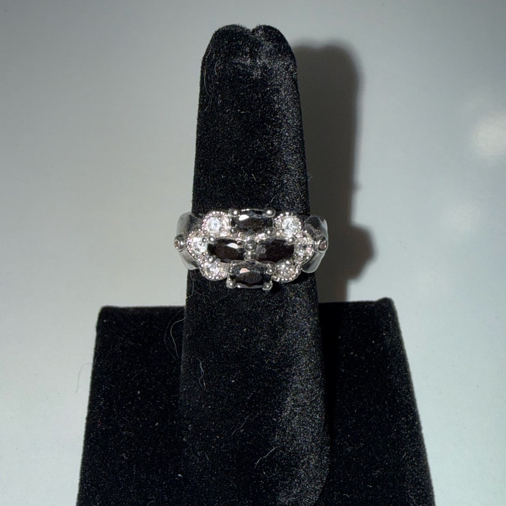 Onyx & sapphire ring